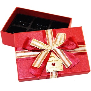 Подарочная коробка под конфеты 